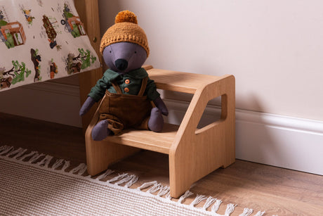 The Nestie Kids Step Stool - Solid Oak