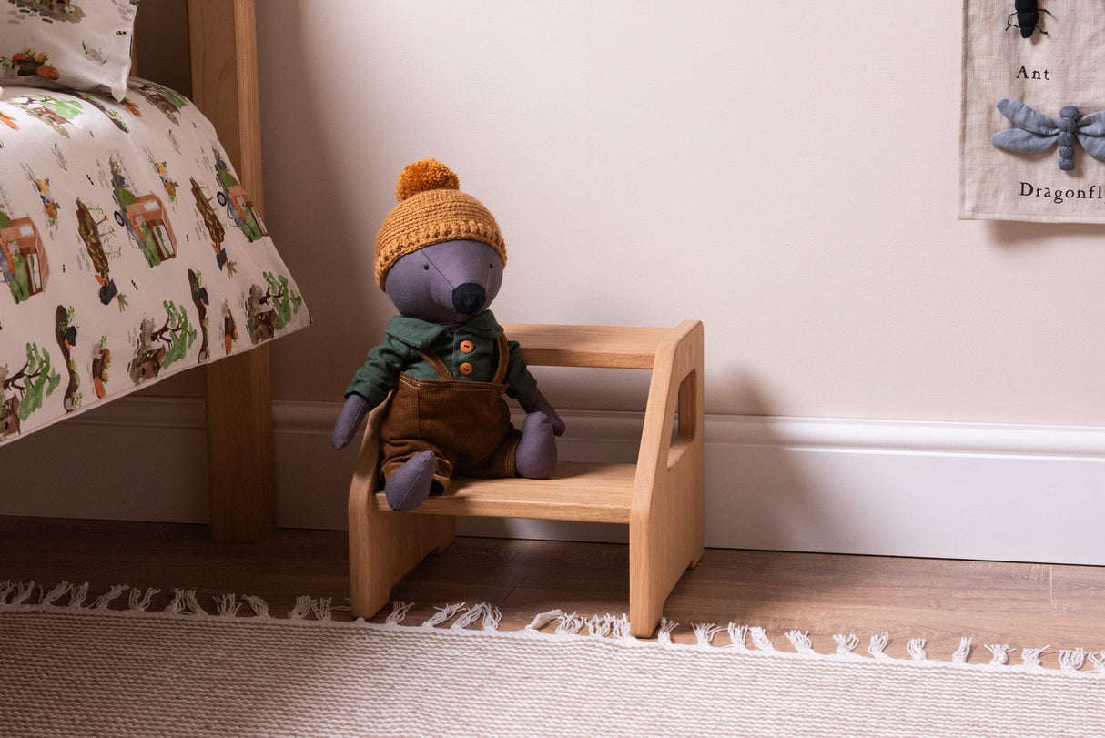 The Nestie Kids Step Stool - Solid Oak