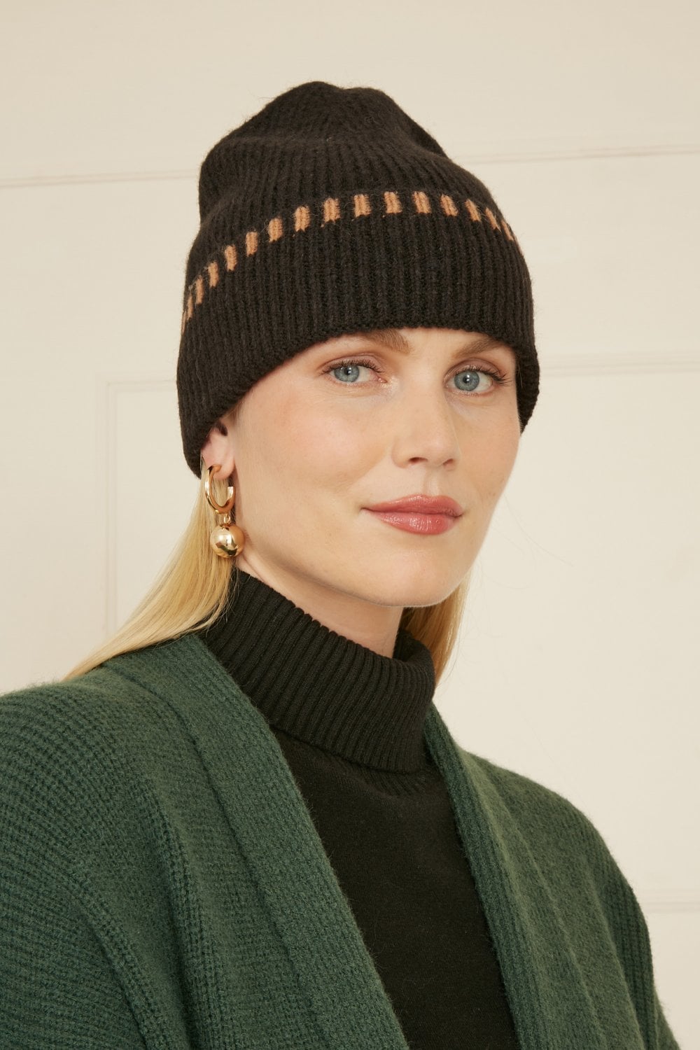 Yumi Black Two Tone Ribbed Beanie