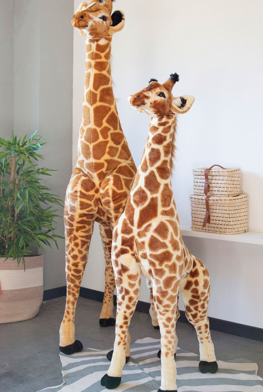 Standing Giraffe Stuffed Animal 135 cm