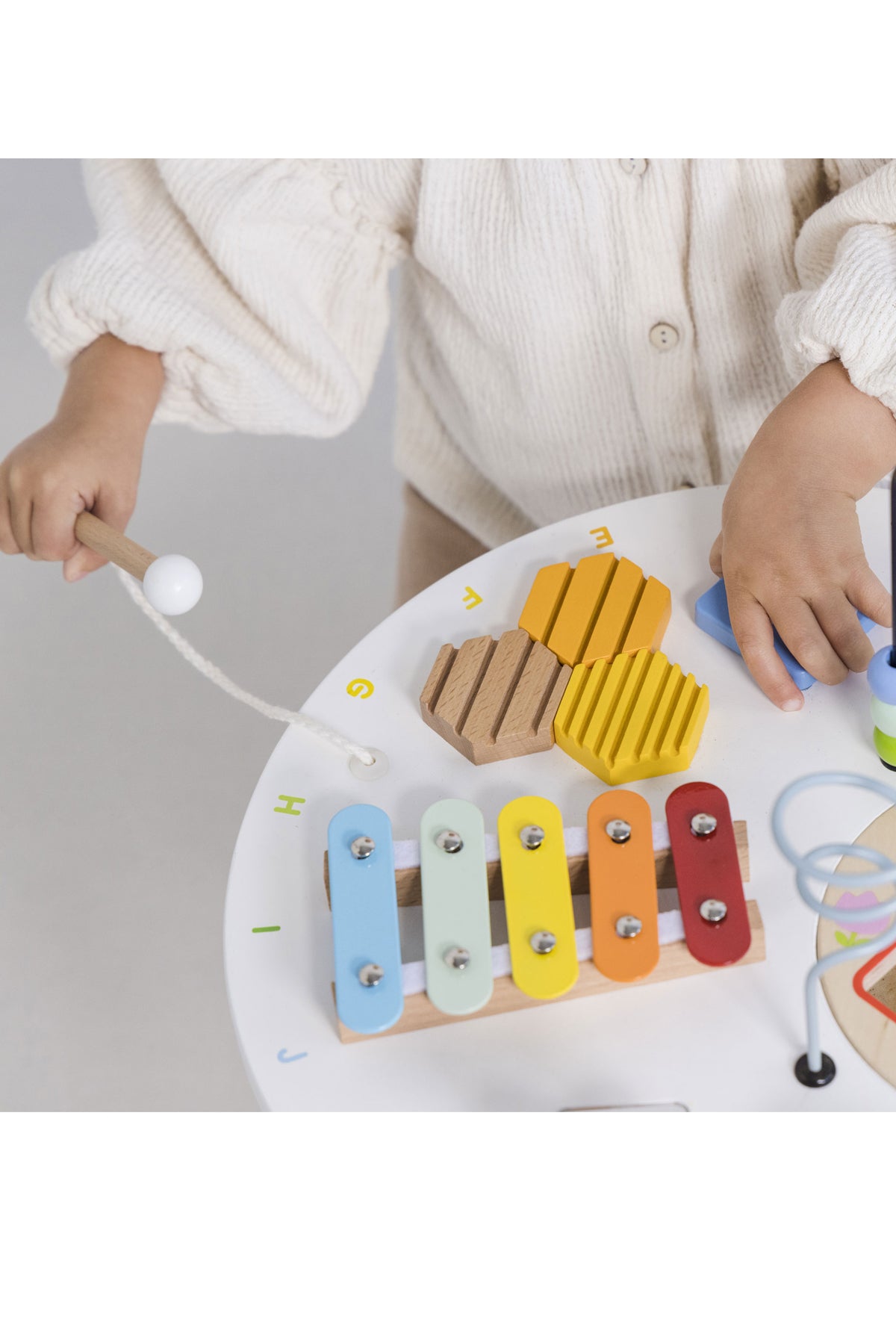 Le Toy Van Activity Table