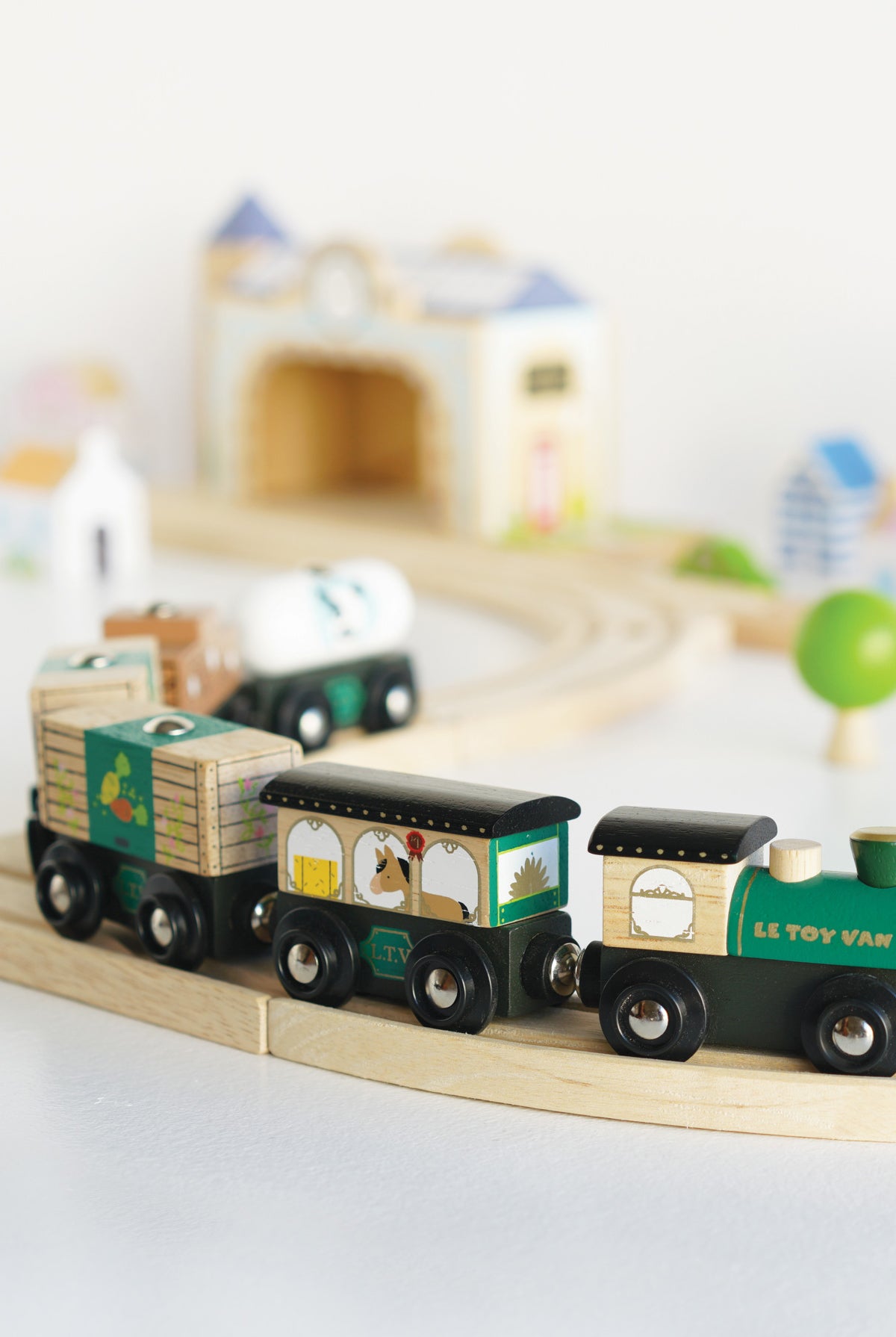 Le Toy Van London Train Set